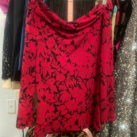 Romantic BCBG off the shoulder black and red size small three quarter sleeve - Picture 1 of 5